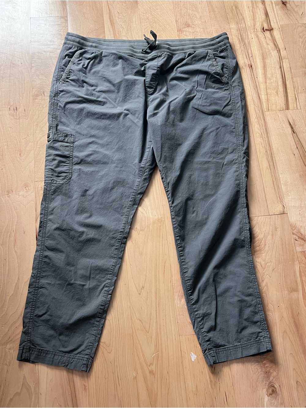 Plus size 2x- L.L.Bean Women's Pull-On Pants with cargo pocket